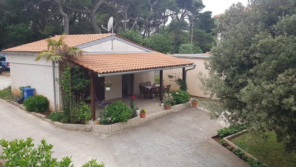 Apartment Ecio Banjole Exterior photo